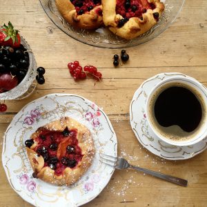 Aprikosen-Beeren-Tarelettes