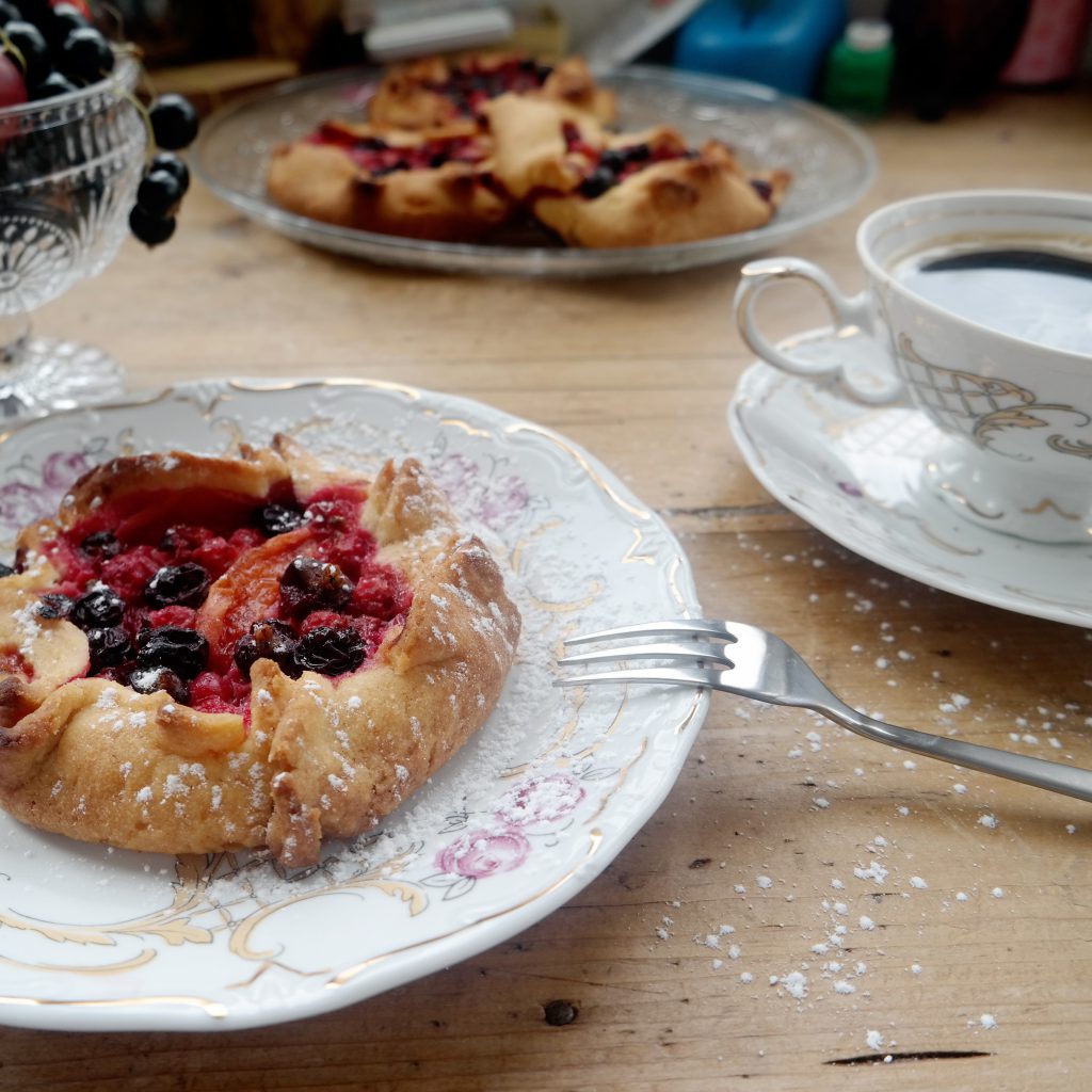 Aprikosen-Beeren-Tarelettes