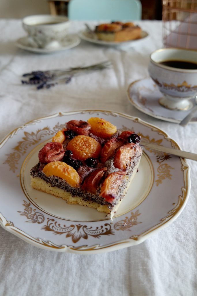 Hefeteig mit Mohn und Obst