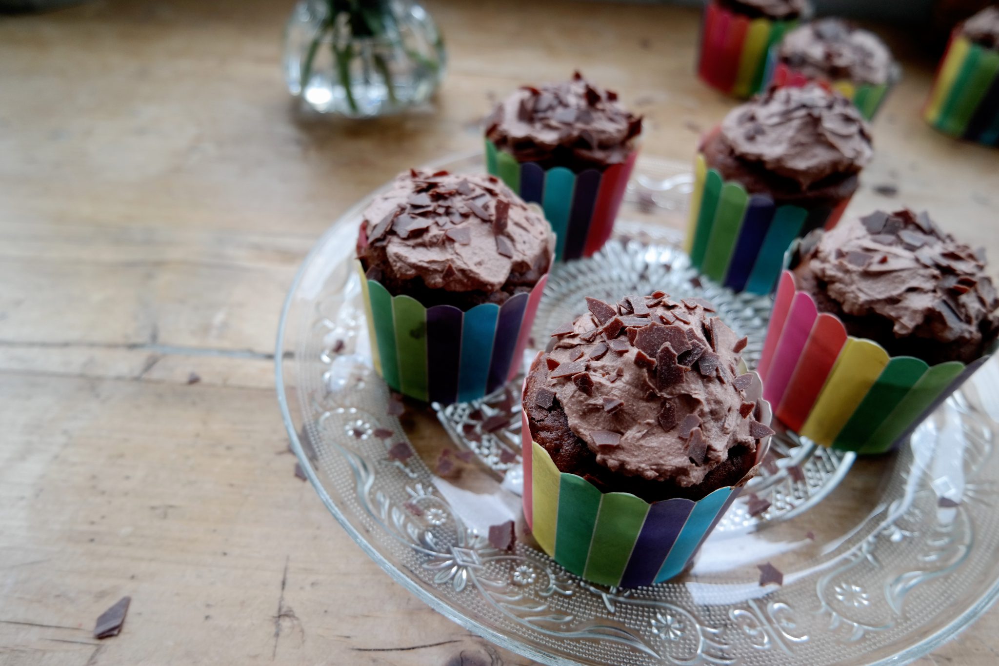 Double Chocolate Cupcakes mit Schoko-Frosting - LILA + GLÜCKLICH